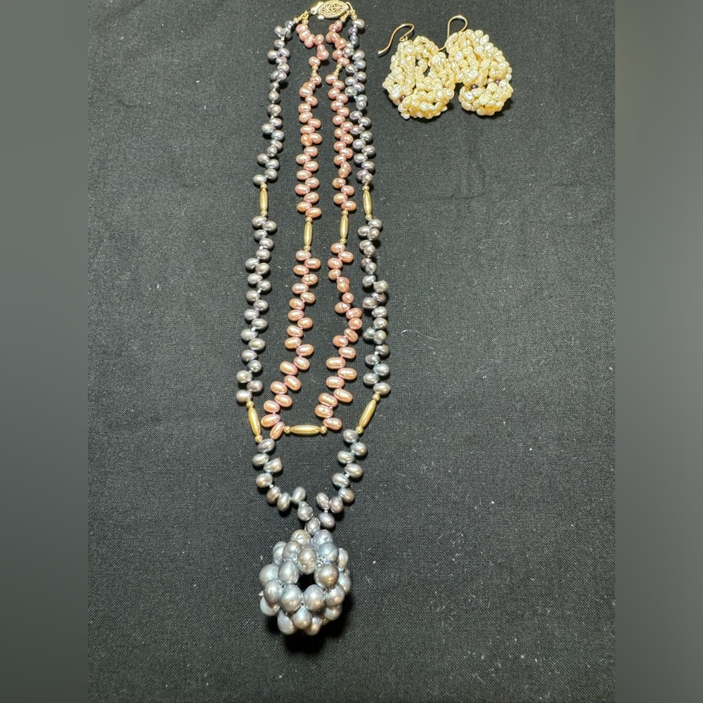 Gorgeous Freshwater Pearl set  Necklace+earrings